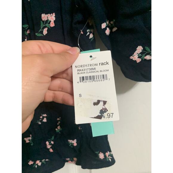 Abound Black classical bloom blouse size Small NEW - Picture 4 of 6
